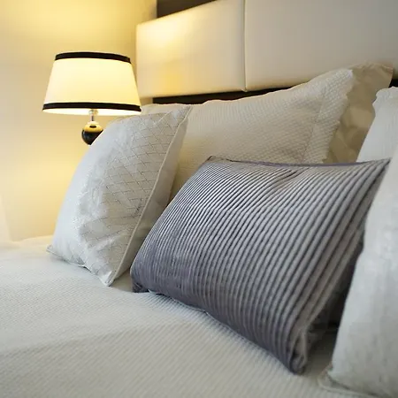 Lovelystay - Imaginary Santa Catarina Lisboa
